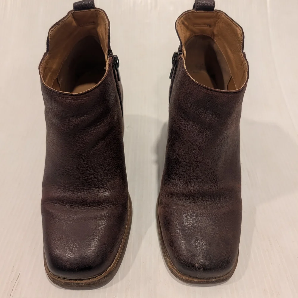 CROWN VINTAGE Hashel Brown Leather Square Toe Chunky Heel Western Ankle Boots